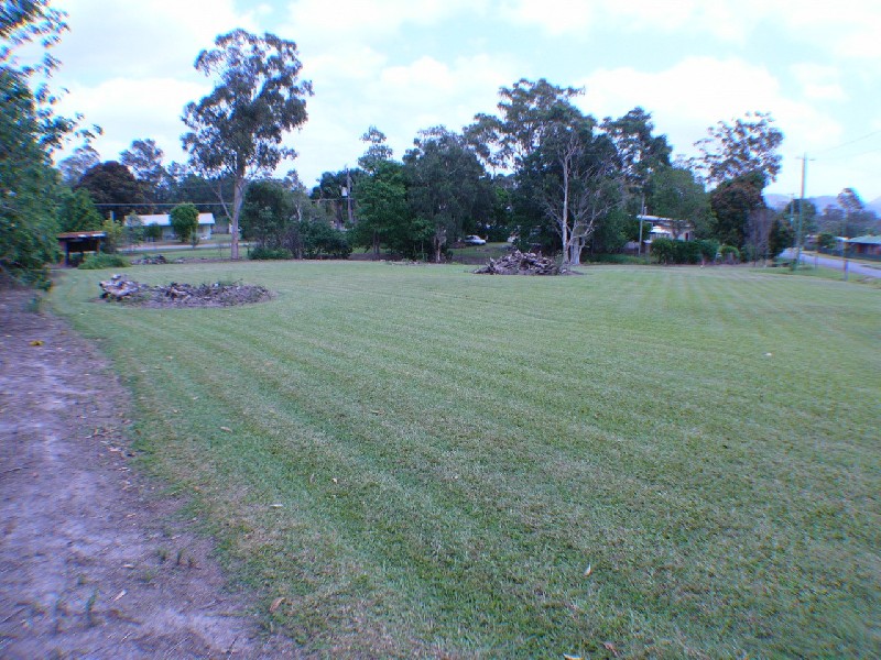 2 White Gums Street, Landsborough QLD 4550