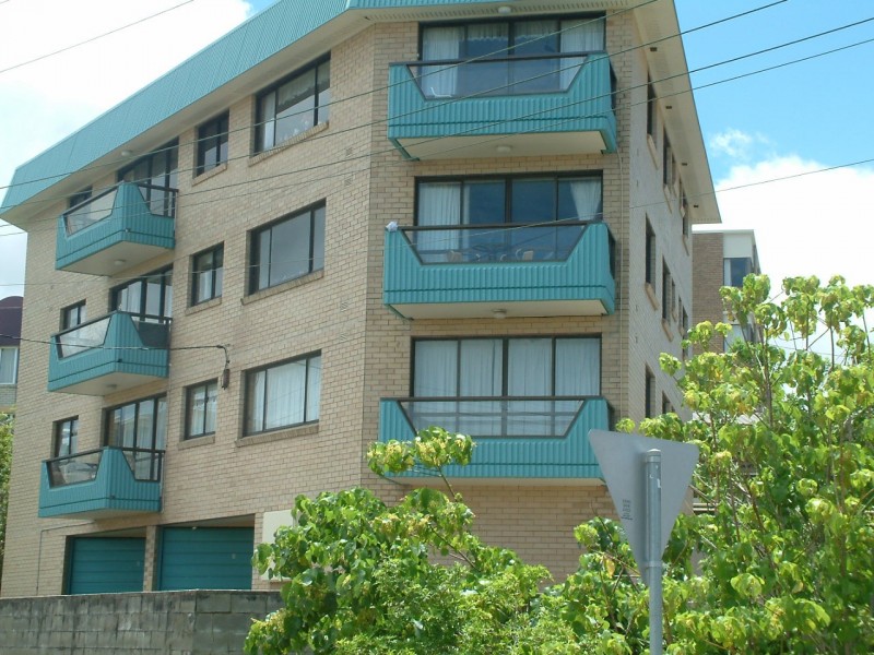Unit 6 ‘Moreton Sands’ 10 Dingle Avenue, Caloundra QLD 4551