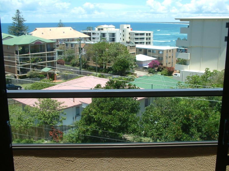 Unit 6 ‘Moreton Sands’ 10 Dingle Avenue, Caloundra QLD 4551