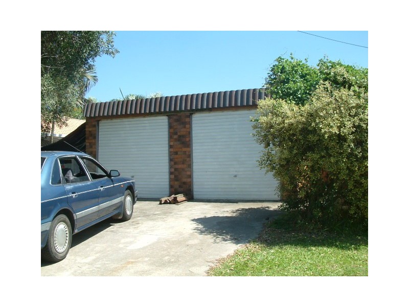 2 Coolahra, Warana QLD 4575