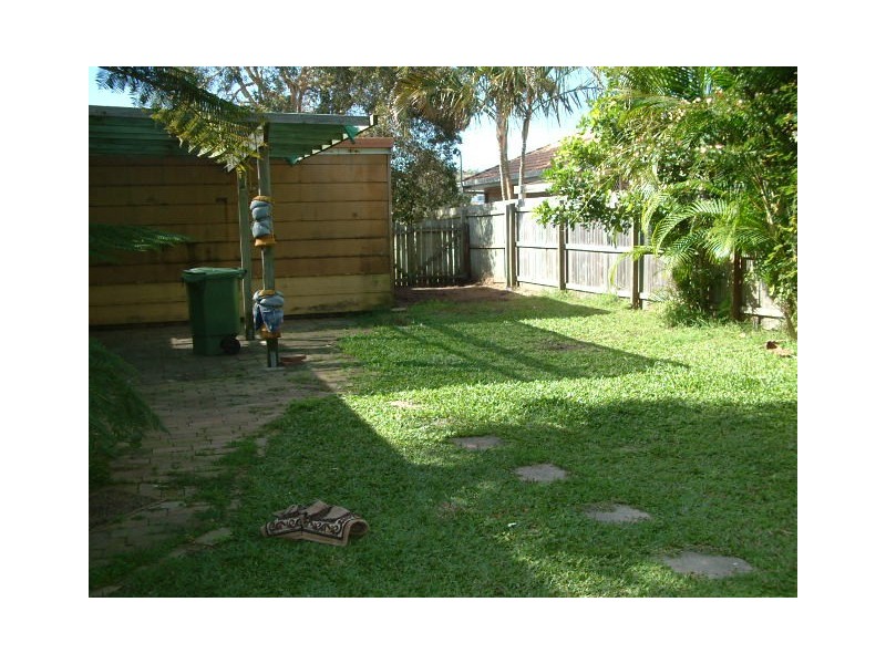 2 Coolahra, Warana QLD 4575