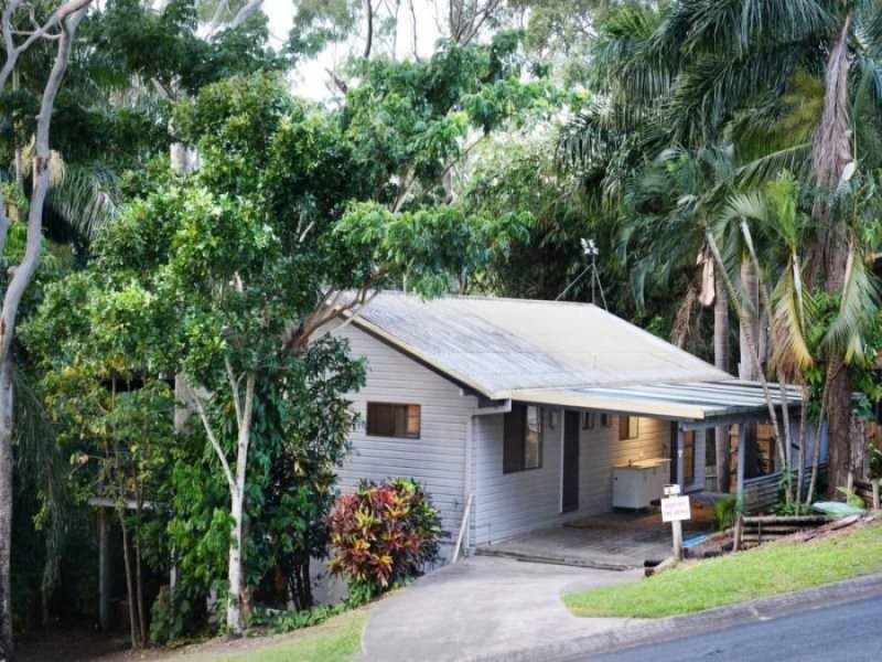 7 Barnes Place, Cannonvale QLD 4802