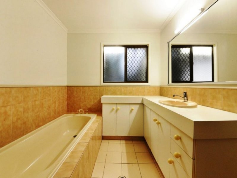 7 Barnes Place, Cannonvale QLD 4802