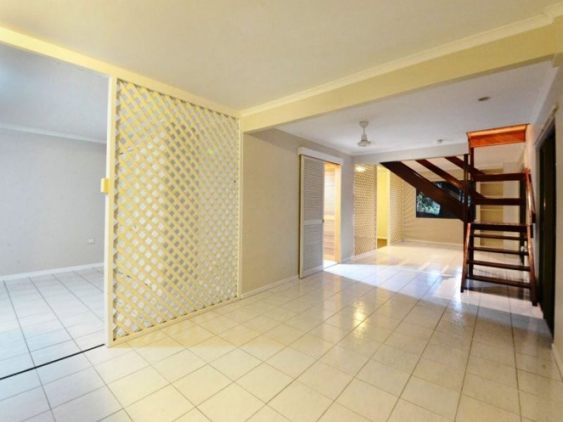 7 Barnes Place, Cannonvale QLD 4802