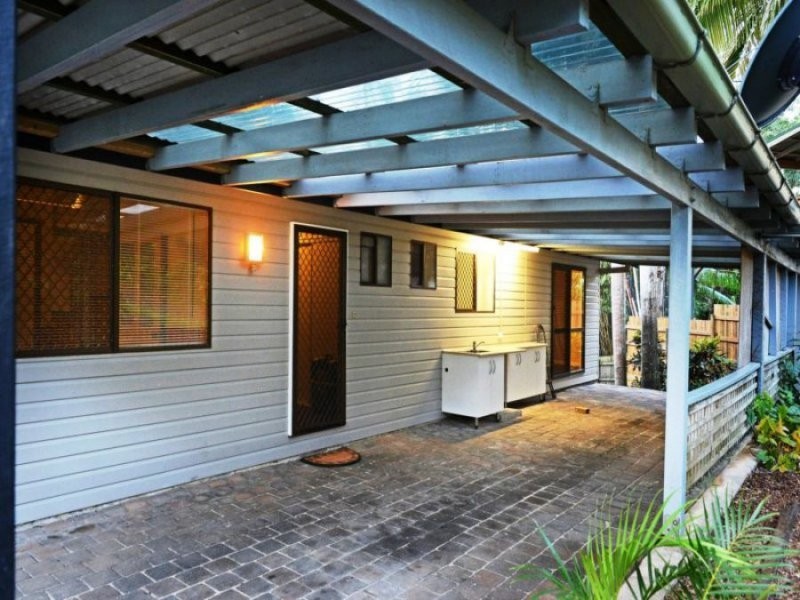 7 Barnes Place, Cannonvale QLD 4802