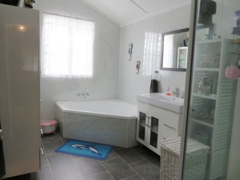8509 BRUCE HIGHWAY, Bloomsbury QLD 4799