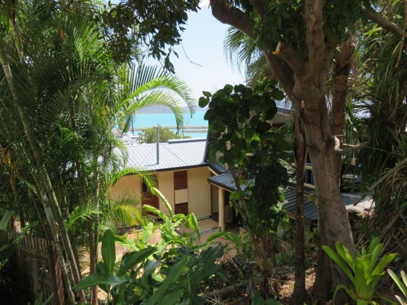 21 AIRLIE CRESCENT, Airlie Beach QLD 4802