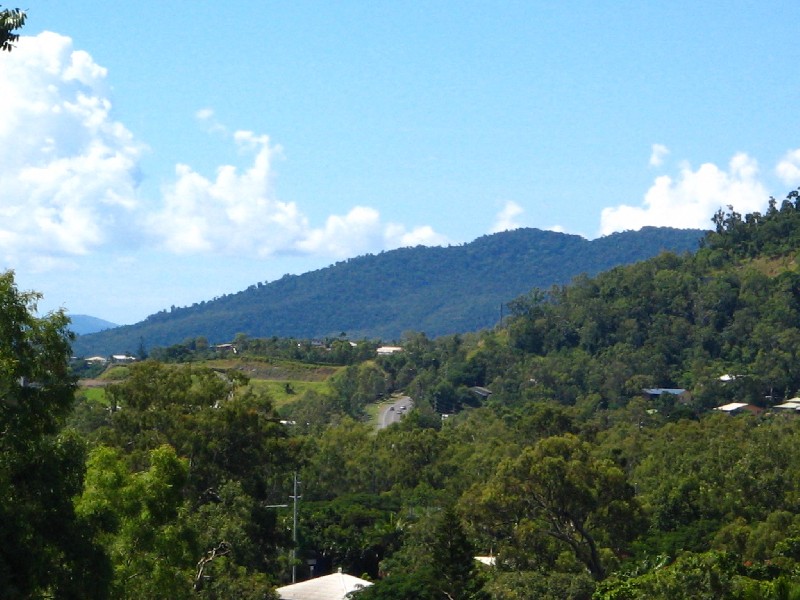 13  WOOMERAH AVE, Cannonvale QLD 4802