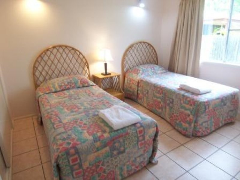 UNIT 9 SAILZ VILLAS, Cannonvale QLD 4802