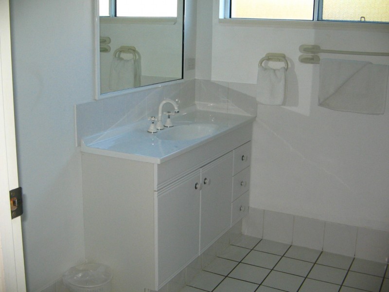 UNIT 9 SAILZ VILLAS, Cannonvale QLD 4802