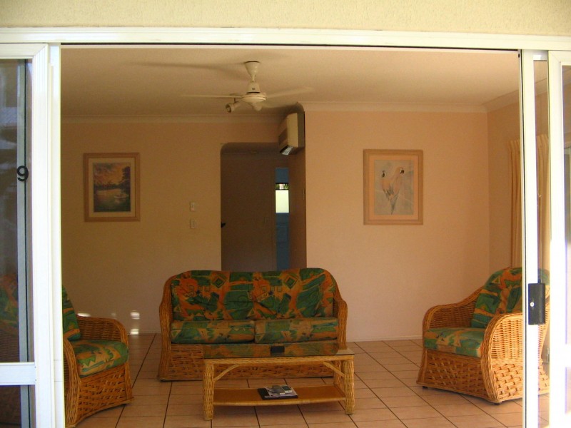 UNIT 9 SAILZ VILLAS, Cannonvale QLD 4802