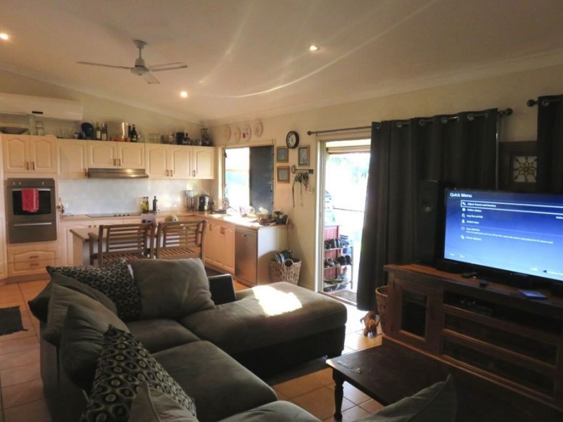 5 SOUTH MOLLE BOULEVARD, Cannonvale QLD 4802