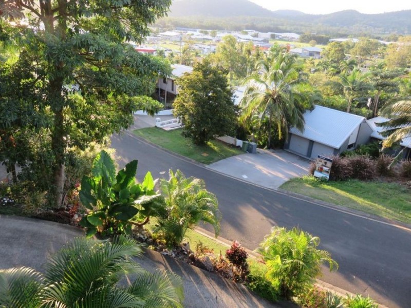 5 SOUTH MOLLE BOULEVARD, Cannonvale QLD 4802