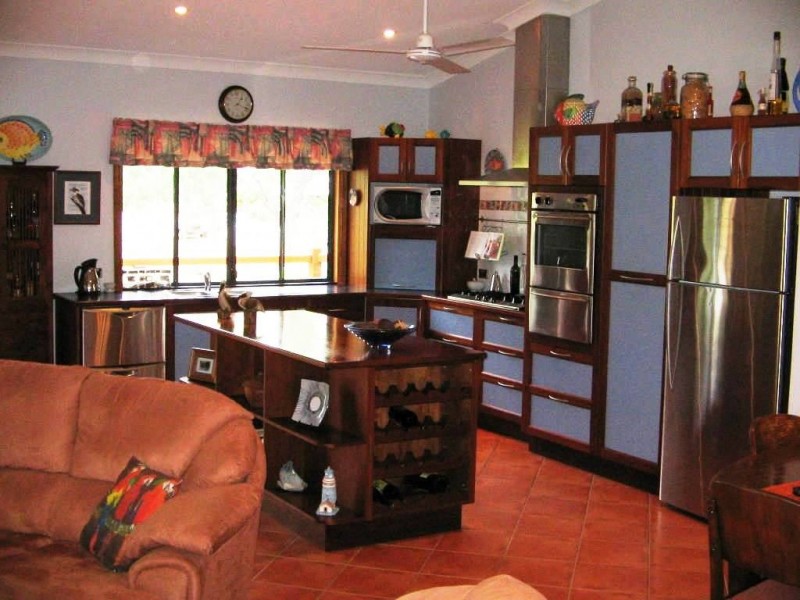 92  GLOUCESTER AVE HIDEAWAY BAY 4800, Whitsundays QLD 4802