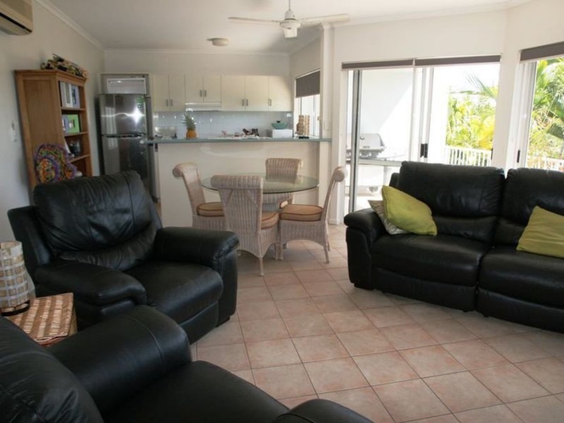 UNIT 22 REEFSIDE VILLAS  12 ESHELBY DRIVE, Cannonvale QLD 4802