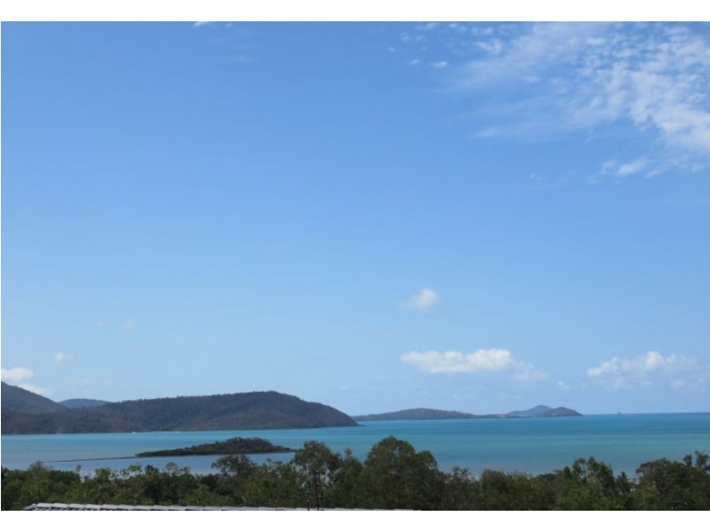 UNIT 7 REEFSIDE 12 ESHEBLY DRIVE, Cannonvale QLD 4802