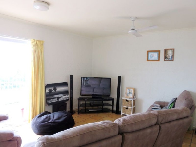 UNIT 4 REEFSIDE 12 ESHEBLY DRIVE, Cannonvale QLD 4802