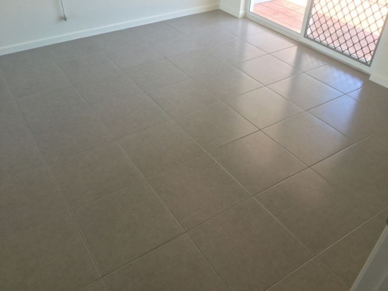 UNIT 4 REEFSIDE 12 ESHEBLY DRIVE, Cannonvale QLD 4802