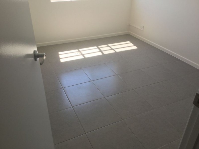 UNIT 4 REEFSIDE 12 ESHEBLY DRIVE, Cannonvale QLD 4802