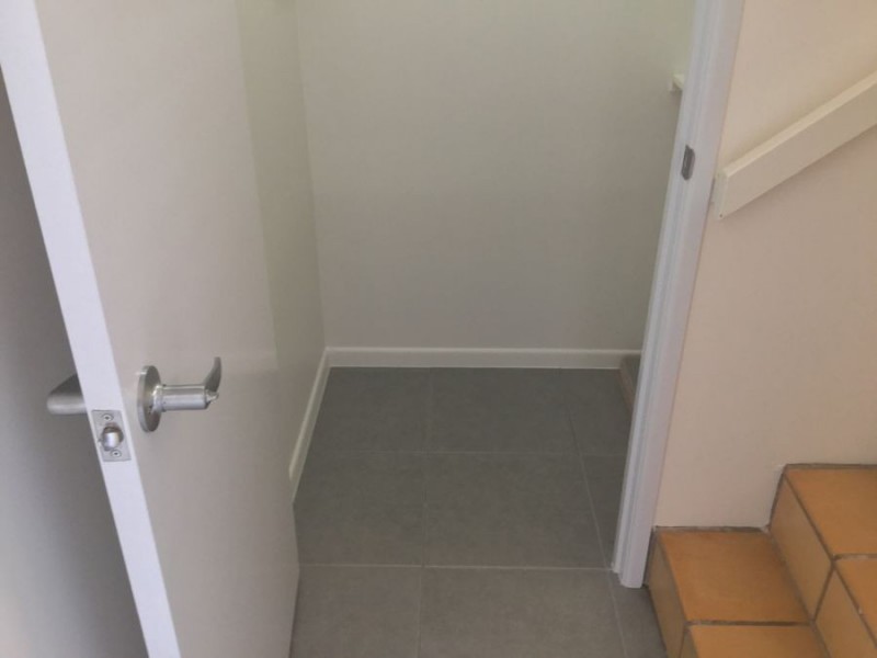 UNIT 4 REEFSIDE 12 ESHEBLY DRIVE, Cannonvale QLD 4802