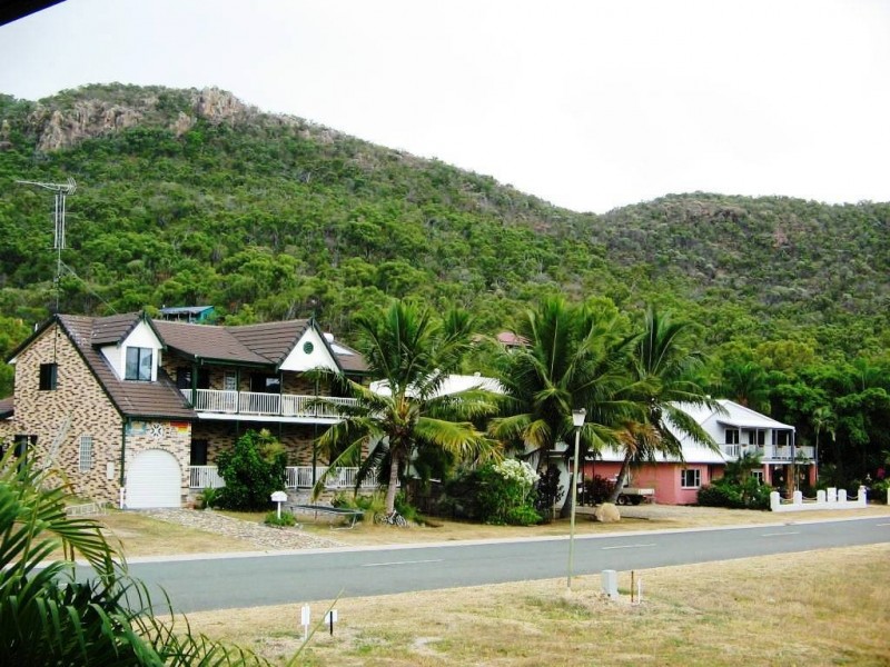 Hideaway Bay QLD 4800