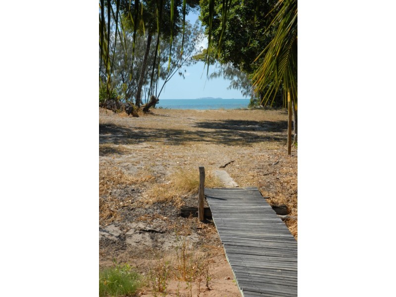 Hideaway Bay QLD 4800