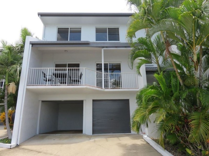 UNIT 9 REEFSIDE VILLAS 8-12 ESHELBY DRIVE, Cannonvale QLD 4802