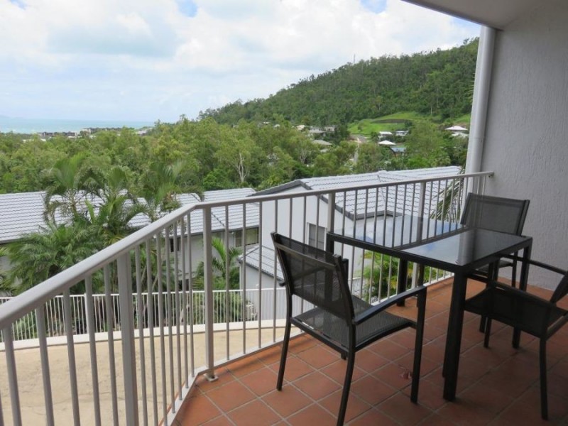 UNIT 9 REEFSIDE VILLAS 8-12 ESHELBY DRIVE, Cannonvale QLD 4802