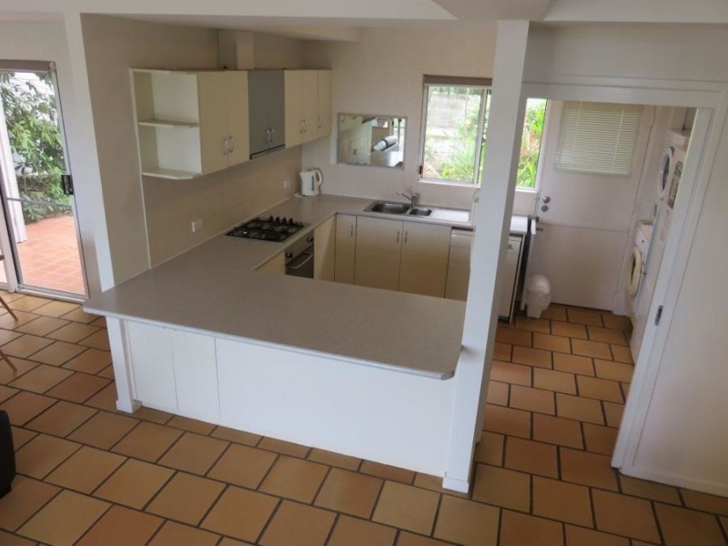 UNIT 9 REEFSIDE VILLAS 8-12 ESHELBY DRIVE, Cannonvale QLD 4802