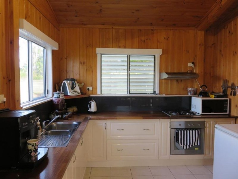 23 WHITSUNDAY DRIVE, Bloomsbury QLD 4799