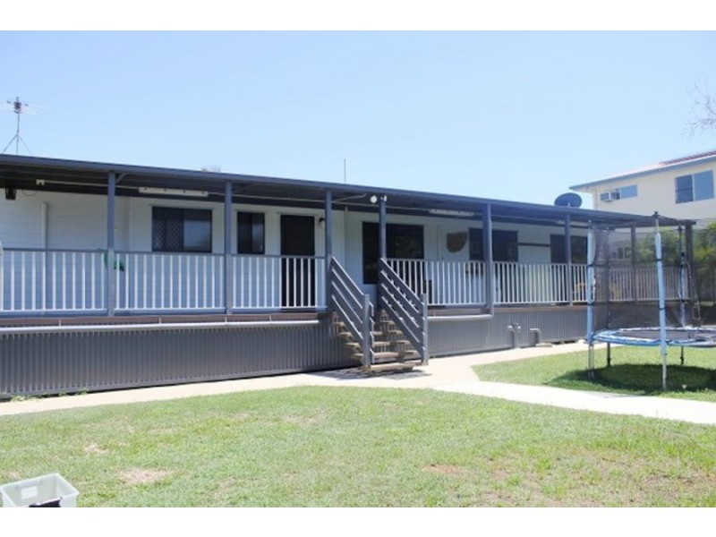 13 HIGH ST, St Helens Beach QLD 4798