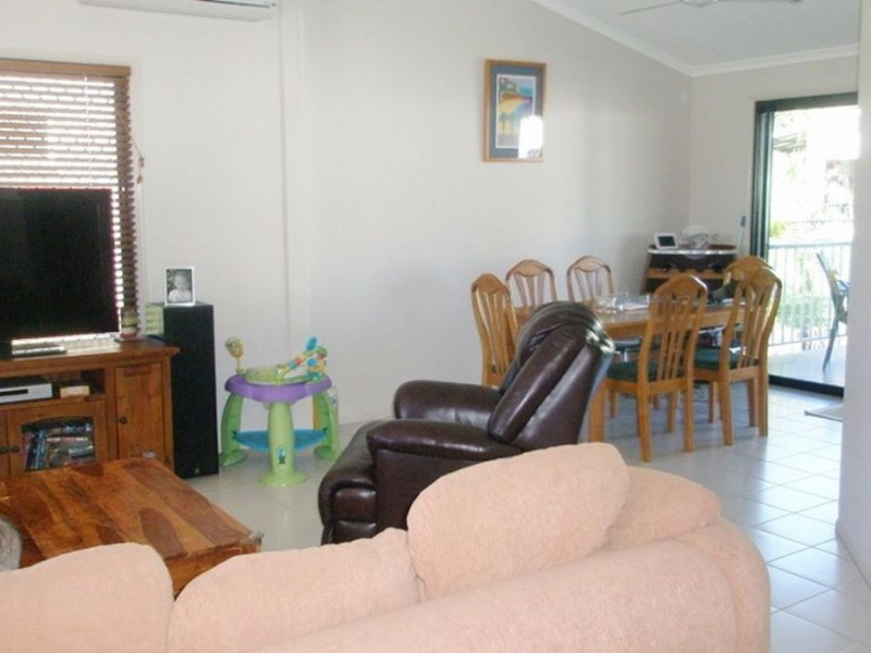 13 HIGH ST, St Helens Beach QLD 4798