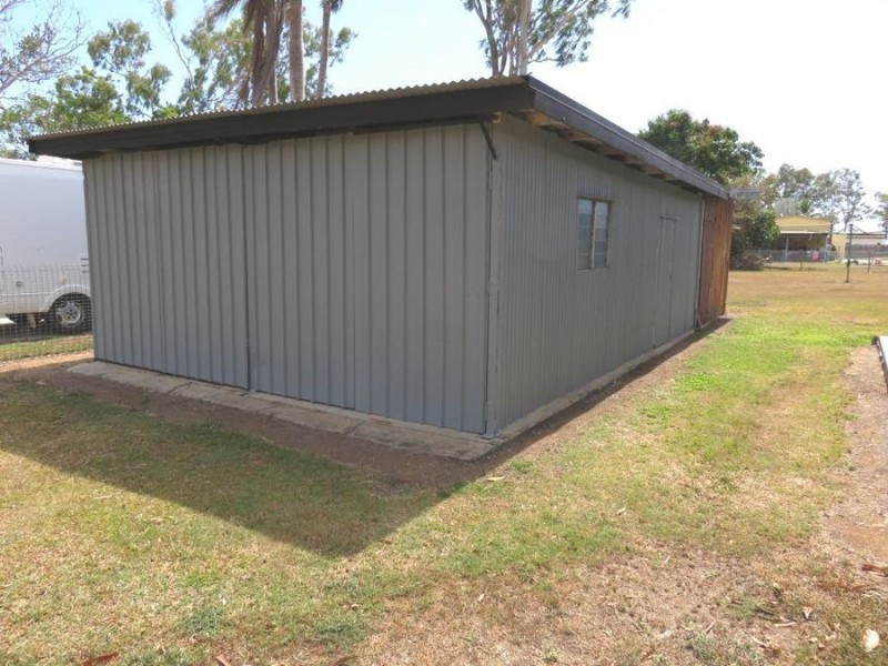 12 CROKER, St Helens Beach QLD 4798