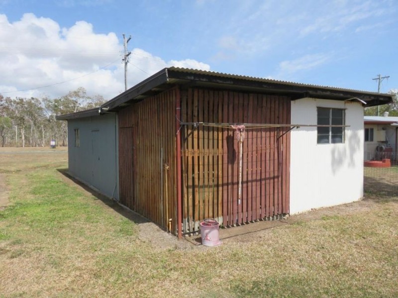 12 CROKER, St Helens Beach QLD 4798