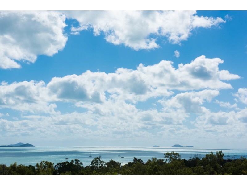 UNIT 7 REEFSIDE VILLAS 12 ESHEBLY DRIVE, Cannonvale QLD 4802