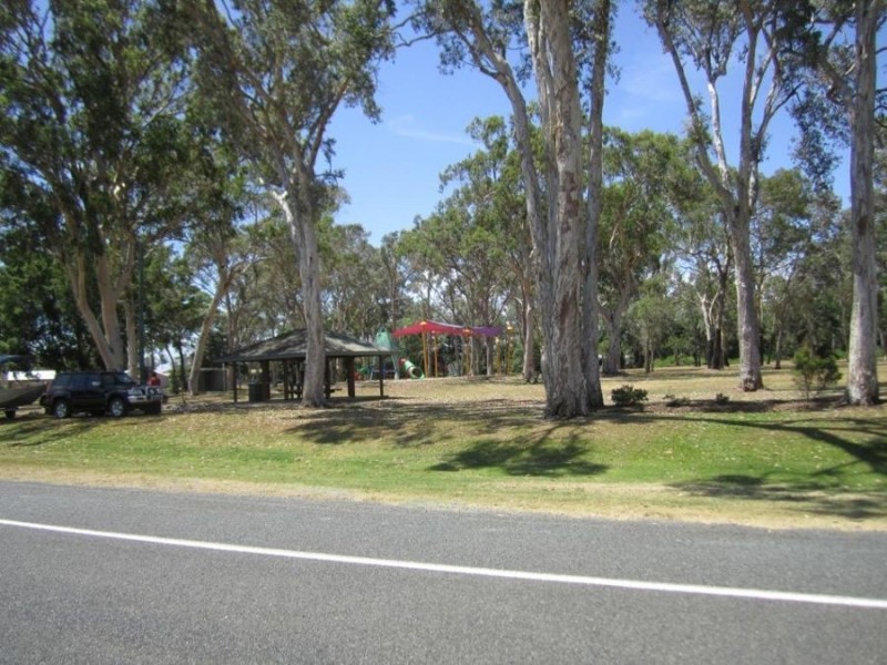 37 MARINE PARADE, Midge Point QLD 4799