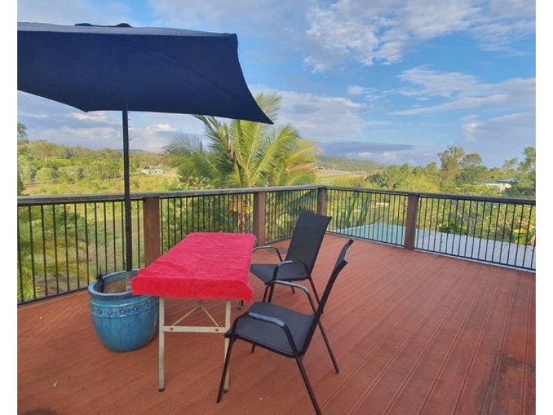 18 CARLISLE CRESCENT, Bloomsbury QLD 4799