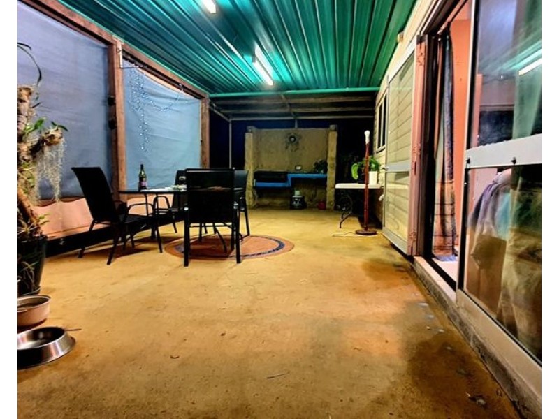 18 CARLISLE CRESCENT, Bloomsbury QLD 4799