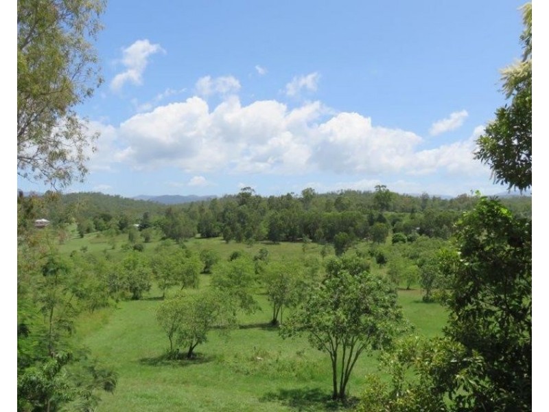 18 CARLISLE CRESCENT, Bloomsbury QLD 4799