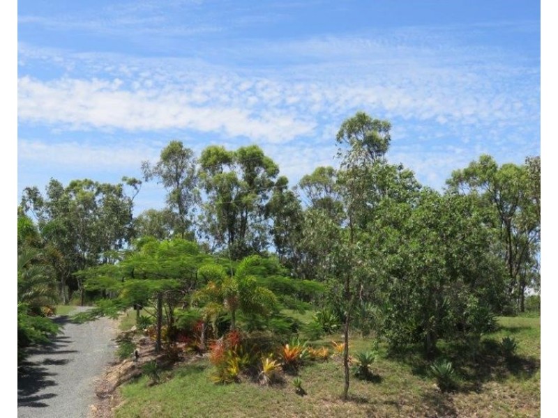 18 CARLISLE CRESCENT, Bloomsbury QLD 4799