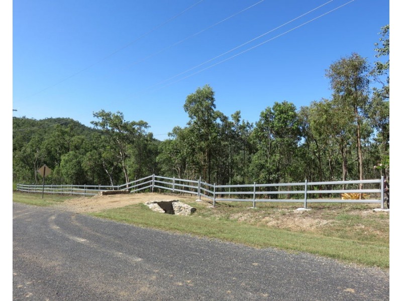 30 CARLISLE CRESCENT, Bloomsbury QLD 4799