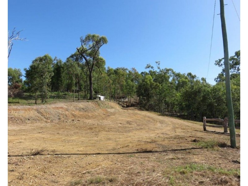 30 CARLISLE CRESCENT, Bloomsbury QLD 4799