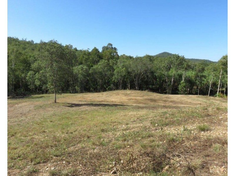 30 CARLISLE CRESCENT, Bloomsbury QLD 4799