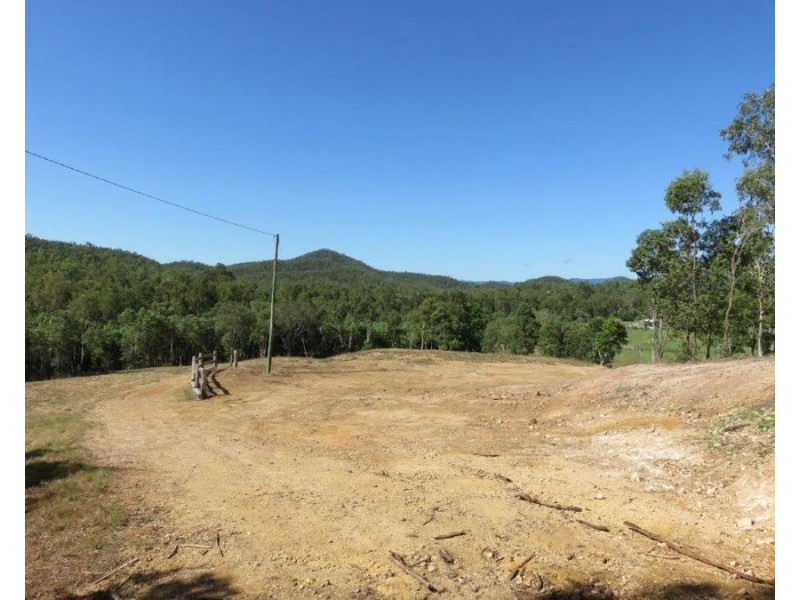 30 CARLISLE CRESCENT, Bloomsbury QLD 4799