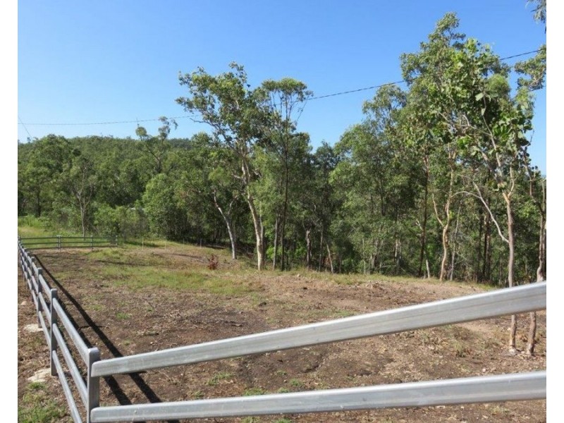 30 CARLISLE CRESCENT, Bloomsbury QLD 4799