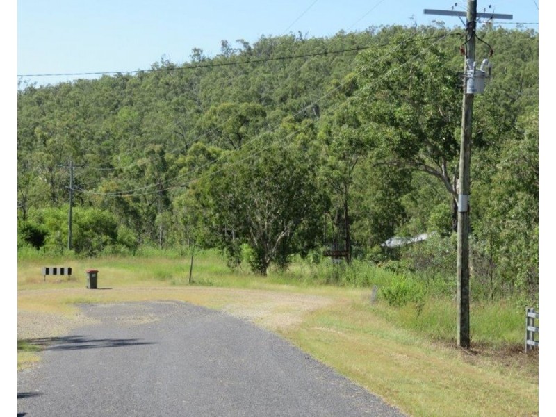 30 CARLISLE CRESCENT, Bloomsbury QLD 4799