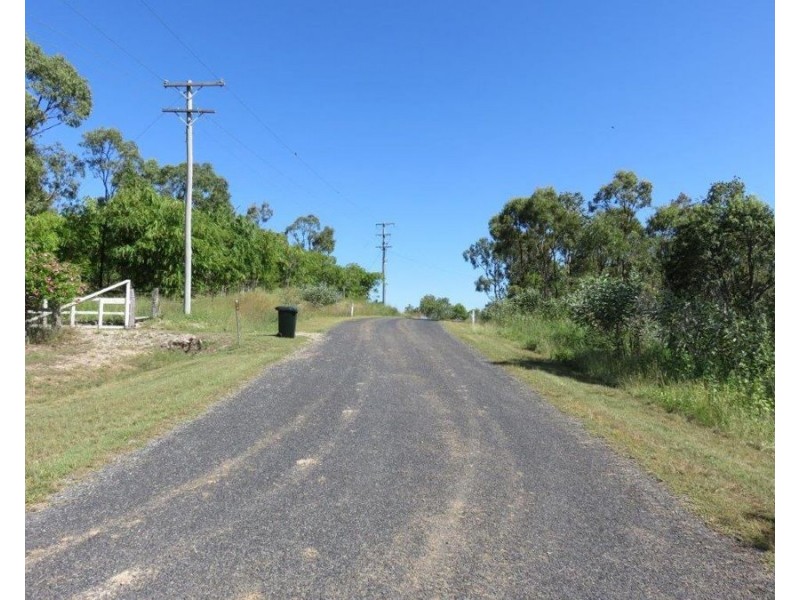 30 CARLISLE CRESCENT, Bloomsbury QLD 4799