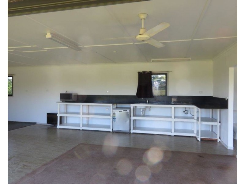 135 WHITSUNDAY DRIVE, Bloomsbury QLD 4799