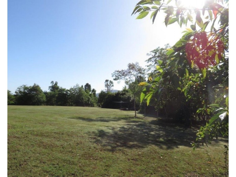 135 WHITSUNDAY DRIVE, Bloomsbury QLD 4799