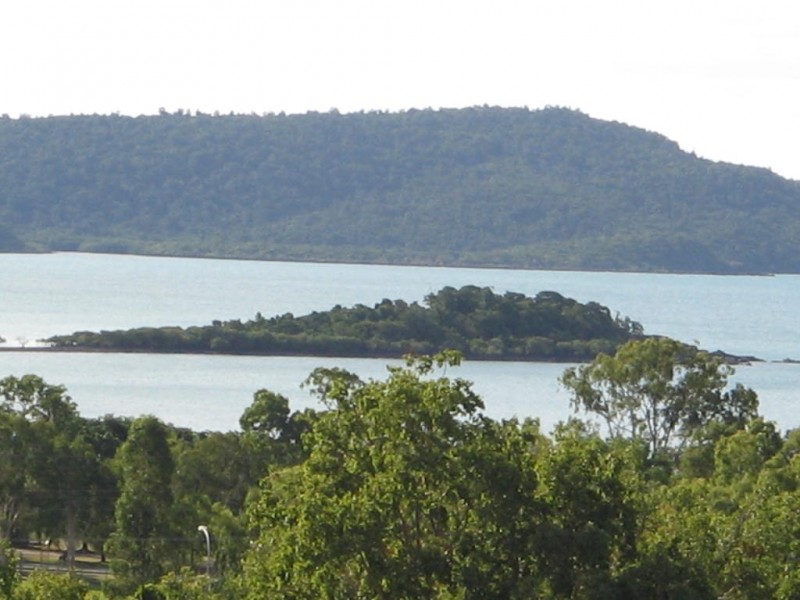 UNIT 30  REEFSIDE VILLAS CANNONVALE, Whitsundays QLD 4802